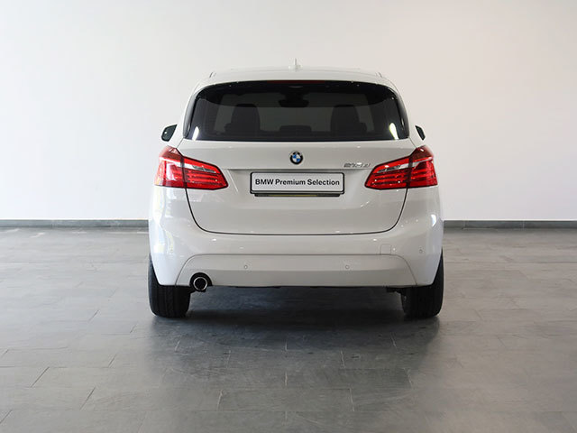 BMW Serie 2 216d Active Tourer color Blanco. Año 2016. 85KW(116CV). Diésel. En concesionario Autogal de Ourense