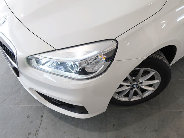 BMW Serie 2 216d Active Tourer color Blanco. Año 2016. 85KW(116CV). Diésel. En concesionario Autogal de Ourense