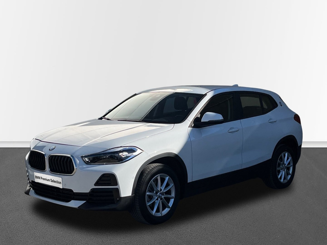 BMW X2 sDrive16d color Blanco. Año 2022. 85KW(116CV). Diésel. En concesionario Engasa S.A. Pista de silla de Valencia