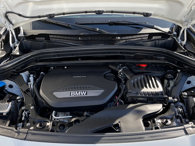 BMW X2 sDrive16d color Blanco. Año 2022. 85KW(116CV). Diésel. En concesionario Engasa S.A. Pista de silla de Valencia