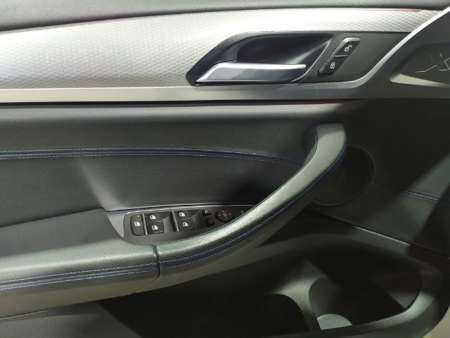 BMW X4 xDrive20d color Blanco. Año 2020. 140KW(190CV). Diésel. En concesionario Hispamovil Elche de Alicante