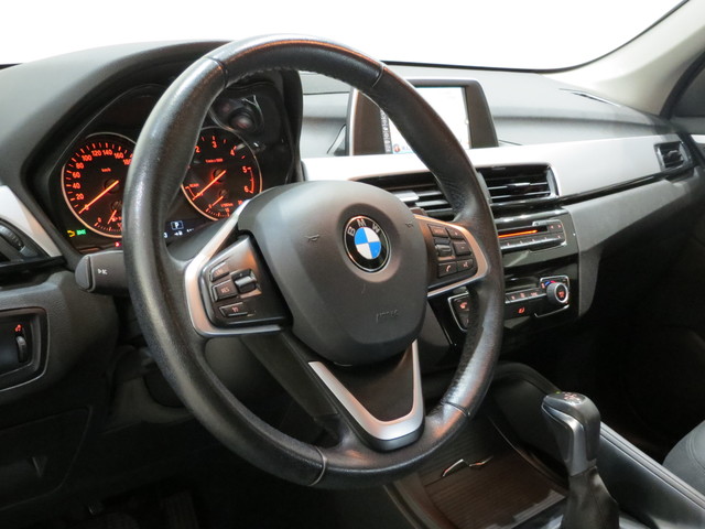 BMW X1 sDrive20d color Negro. Año 2016. 140KW(190CV). Diésel. En concesionario ALZIRA Automoviles Fersan, S.A. de Valencia