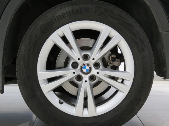 BMW X1 sDrive20d color Negro. Año 2016. 140KW(190CV). Diésel. En concesionario DIGITAL Automoviles Fersan, S.A. de Alicante