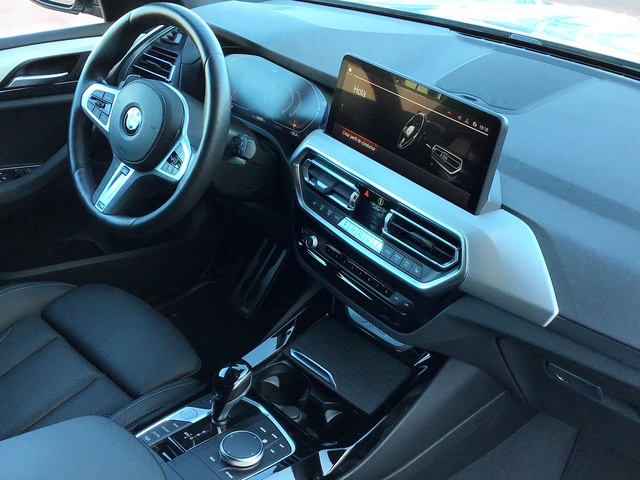 BMW X3 xDrive20d color Gris. Año 2022. 140KW(190CV). Diésel. En concesionario Celtamotor Pontevedra de Pontevedra