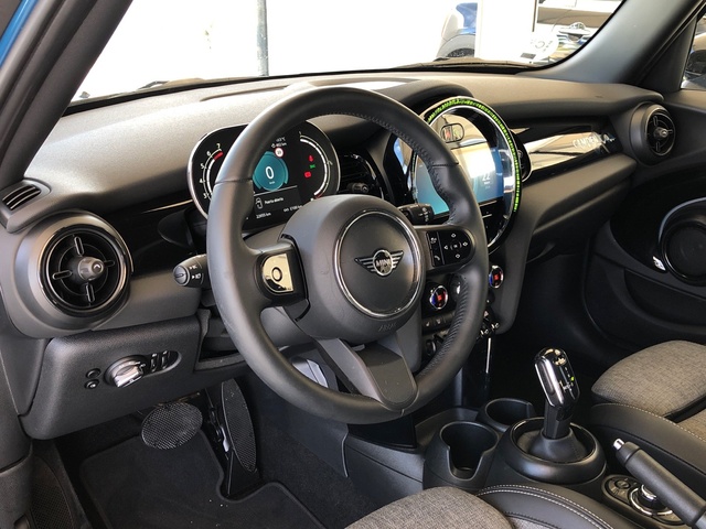 fotoG 12 del MINI MINI 5 Puertas Cooper 100 kW (136 CV) 136cv Gasolina del 2023 en Madrid