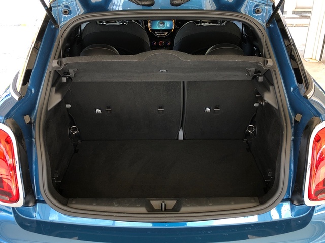 fotoG 18 del MINI MINI 5 Puertas Cooper 100 kW (136 CV) 136cv Gasolina del 2023 en Madrid