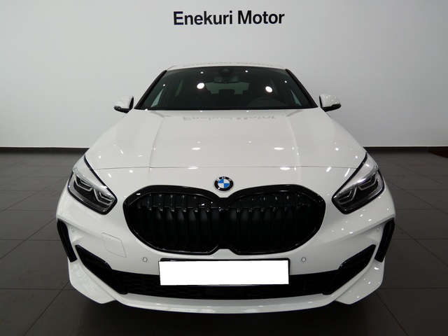 BMW Serie 1 118d color Blanco. Año 2023. 110KW(150CV). Diésel. En concesionario Enekuri Motor de Vizcaya