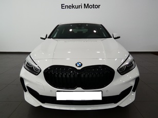 Fotos de BMW Serie 1 118d color Blanco. Año 2023. 110KW(150CV). Diésel. En concesionario Enekuri Motor de Vizcaya
