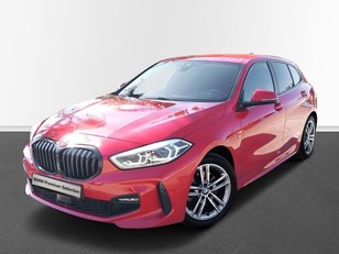 BMW Serie 1 118d color Rojo. Año 2023. 110KW(150CV). Diésel. 