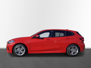 BMW Serie 1 118d color Rojo. Año 2023. 110KW(150CV). Diésel. 
