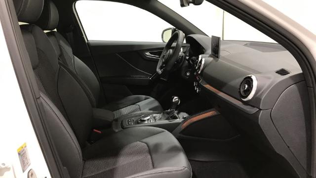 Audi Q2 35 TDI - 9