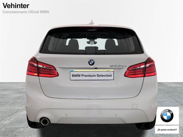 BMW Serie 2 225xe iPerformance Active Tourer color Blanco. Año 2022. 165KW(224CV). Híbrido Electro/Gasolina. En concesionario Vehinter Aguacate de Madrid