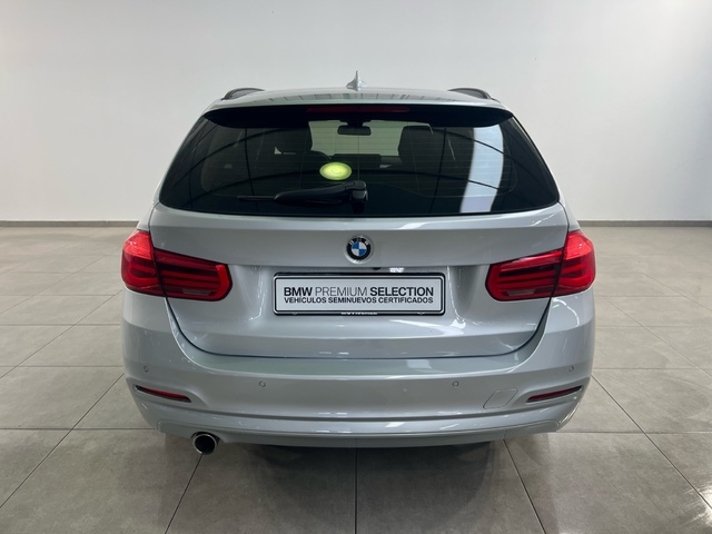 BMW Serie 3 318d Touring color Gris Plata. Año 2019. 110KW(150CV). Diésel. En concesionario Movijerez S.A. S.L. de Cádiz