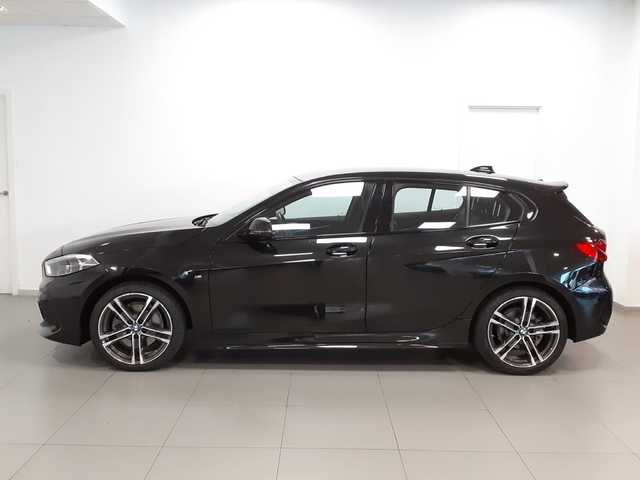 BMW Serie 1 116d color Negro. Año 2022. 85KW(116CV). Diésel. En concesionario Marmotor de Las Palmas