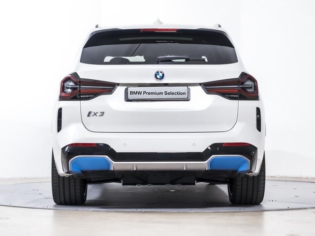 BMW iX3 M Sport color Blanco. Año 2023. 210KW(286CV). Eléctrico. En concesionario Oliva Motor Tarragona de Tarragona