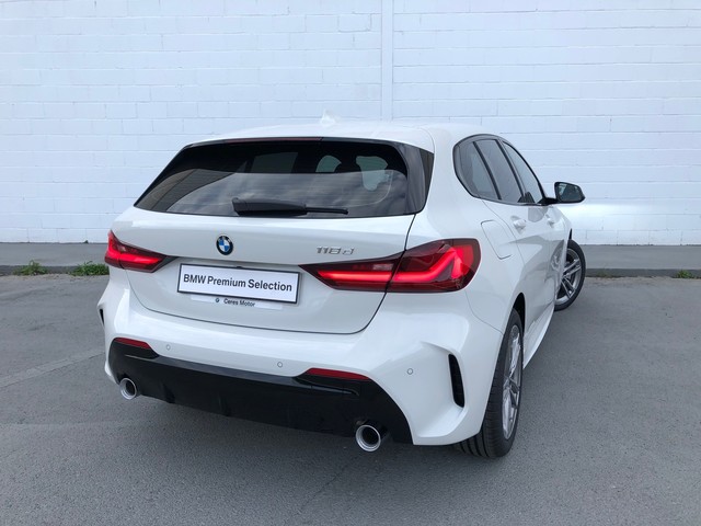BMW Serie 1 118d color Blanco. Año 2023. 110KW(150CV). Diésel. En concesionario Ceres Motor S.L. de Cáceres