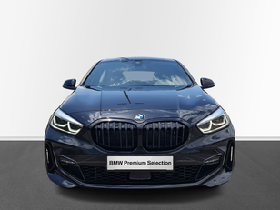 BMW Serie 1 118d color Negro. Año 2023. 110KW(150CV). Diésel. 