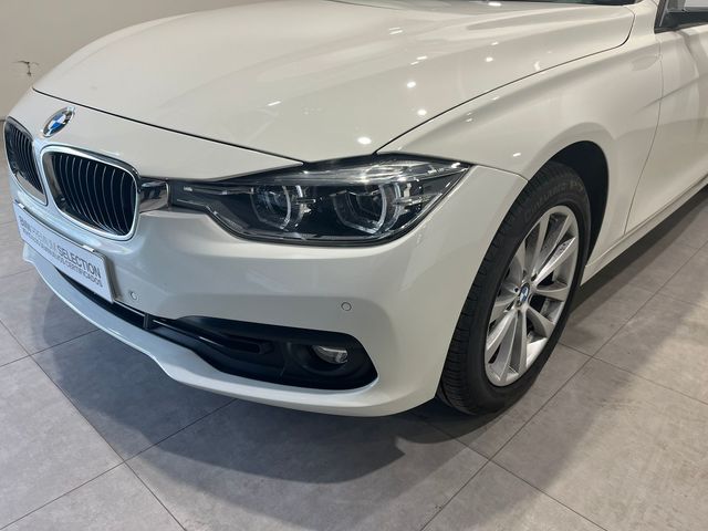 BMW Serie 3 320d color Blanco. Año 2018. 140KW(190CV). Diésel. En concesionario MOTOR MUNICH S.A.U  - Terrassa de Barcelona
