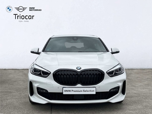 Fotos de BMW Serie 1 118d color Blanco. Año 2021. 110KW(150CV). Diésel. En concesionario Triocar Gijón (Bmw y Mini) de Asturias