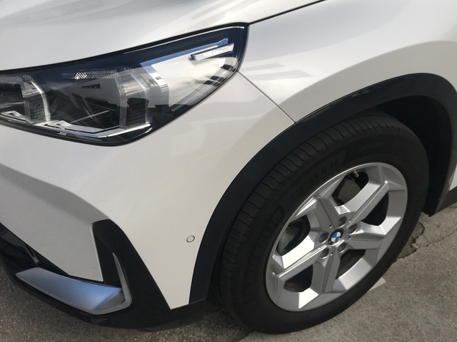 BMW X1 sDrive18d color Blanco. Año 2022. 110KW(150CV). Diésel. En concesionario Celtamotor Vigo  de Pontevedra