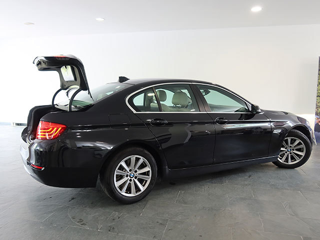BMW Serie 5 520d color Negro. Año 2013. 135KW(184CV). Diésel. En concesionario Autogal de Ourense