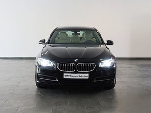 Fotos de BMW Serie 5 520d color Negro. Año 2013. 135KW(184CV). Diésel. En concesionario Autogal de Ourense