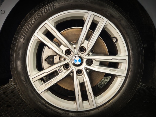 BMW Serie 1 118i color Gris. Año 2023. 103KW(140CV). Gasolina. En concesionario Proa Premium Palma de Baleares