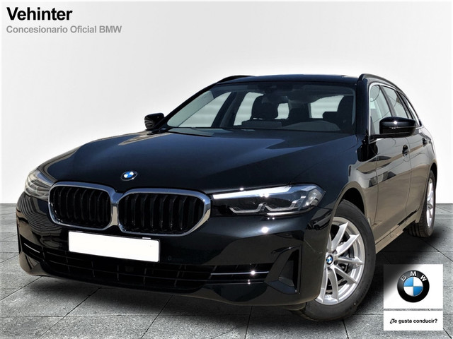 BMW Serie 5 520d Touring color Negro. Año 2023. 140KW(190CV). Diésel. En concesionario Vehinter Getafe de Madrid