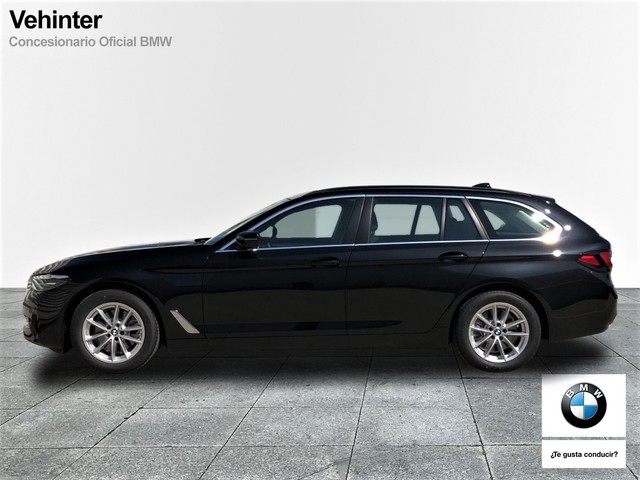 BMW Serie 5 520d Touring color Negro. Año 2023. 140KW(190CV). Diésel. En concesionario Vehinter Getafe de Madrid