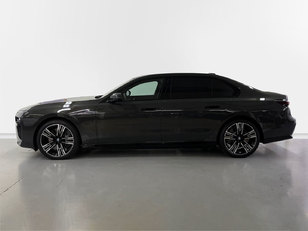 Fotos de BMW Serie 7 750e color Negro. Año 2023. 360KW(489CV). Híbrido Electro/Gasolina. En concesionario Engasa S.A. de Valencia