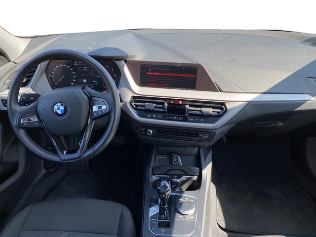 BMW Serie 1 118i color Blanco. Año 2020. 103KW(140CV). Gasolina. En concesionario Auto Premier, S.A. - MADRID de Madrid