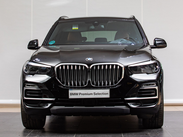 BMW X5 xDrive30d color Negro. Año 2019. 195KW(265CV). Diésel. En concesionario Avilcar de Ávila
