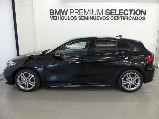 BMW Serie 1 118d color Negro. Año 2023. 110KW(150CV). Diésel. En concesionario Lurauto Bizkaia de Vizcaya