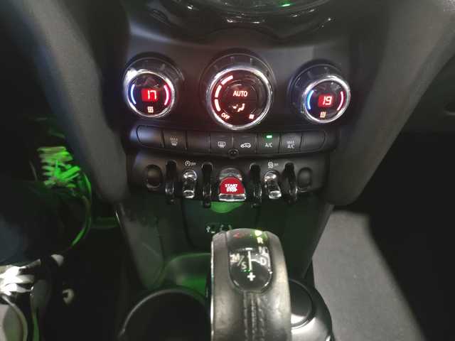 fotoG 24 del MINI MINI Cabrio Cooper 100 kW (136 CV) 136cv Gasolina del 2018 en Barcelona