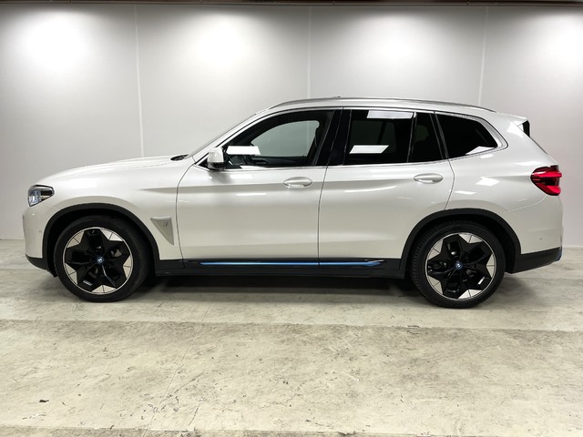 BMW iX3 Impressive color Blanco. Año 2021. 210KW(286CV). Eléctrico. En concesionario Maberauto de Castellón