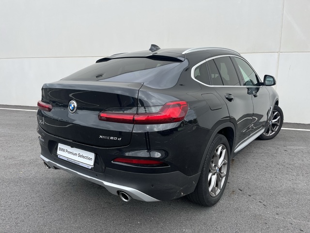 BMW X4 xDrive20d color Negro. Año 2020. 140KW(190CV). Diésel. En concesionario Novomóvil Oleiros de Coruña