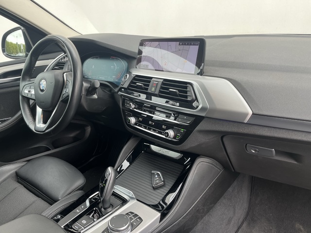 BMW X4 xDrive20d color Negro. Año 2020. 140KW(190CV). Diésel. En concesionario Novomóvil Oleiros de Coruña