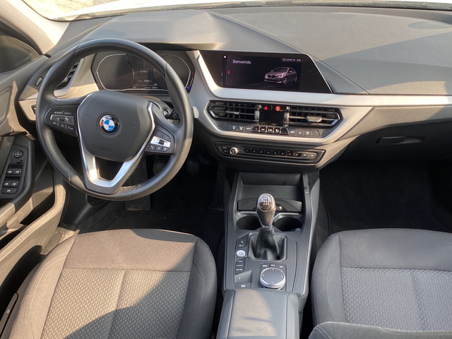 BMW Serie 1 116d color Blanco. Año 2020. 85KW(116CV). Diésel. En concesionario Auto Premier, S.A. - MADRID de Madrid