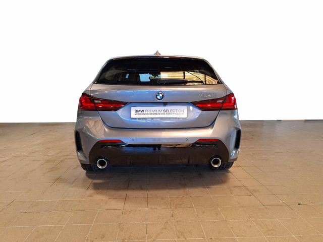 BMW Serie 1 118d color Gris. Año 2023. 110KW(150CV). Diésel. En concesionario Automóviles Oviedo S.A. de Asturias