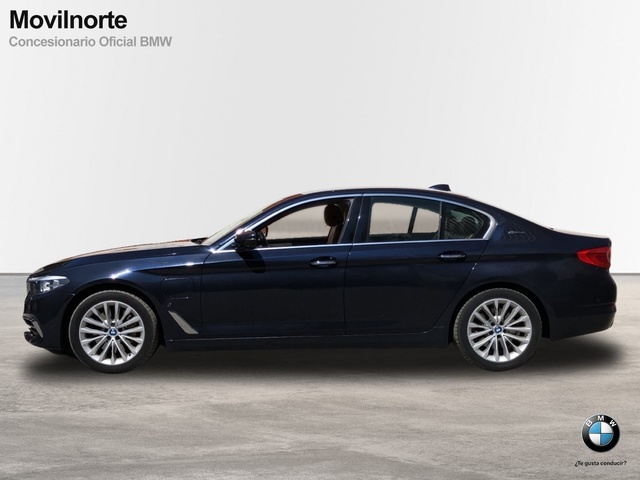 BMW Serie 5 530e iPerformance color Azul. Año 2018. 185KW(252CV). Híbrido Electro/Gasolina. En concesionario Movilnorte Las Rozas de Madrid