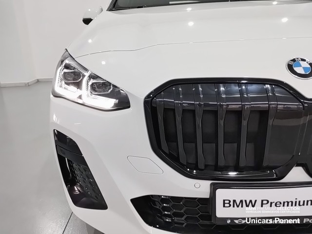 BMW Serie 2 218d Active Tourer color Blanco. Año 2023. 110KW(150CV). Diésel. En concesionario Unicars de Lleida