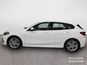 Fotos de BMW Serie 1 118d color Blanco. Año 2023. 110KW(150CV). Diésel. En concesionario Unicars de Lleida