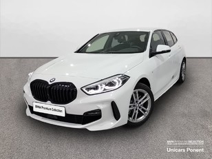 Fotos de BMW Serie 1 118d color Blanco. Año 2023. 110KW(150CV). Diésel. En concesionario Unicars de Lleida