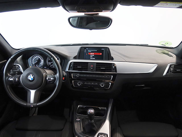 BMW Serie 1 116d color Blanco. Año 2019. 85KW(116CV). Diésel. En concesionario Autogal de Ourense