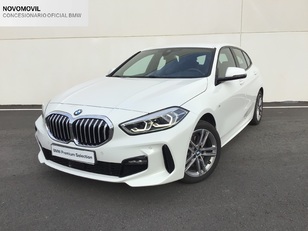 Fotos de BMW Serie 1 118d color Blanco. Año 2021. 110KW(150CV). Diésel. En concesionario Novomóvil Oleiros de Coruña
