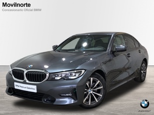 Fotos de BMW Serie 3 320d color Gris. Año 2022. 140KW(190CV). Diésel. En concesionario Movilnorte El Plantio de Madrid
