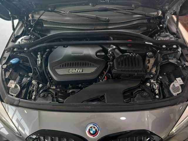 BMW Serie 1 118d color Gris. Año 2022. 110KW(150CV). Diésel. En concesionario CARTAGENA PREMIUM S.L. de Murcia