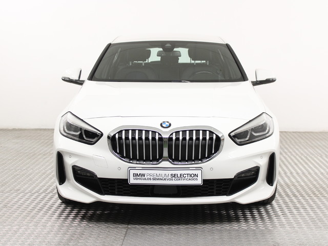 BMW Serie 1 118d color Blanco. Año 2022. 110KW(150CV). Diésel. En concesionario Augusta Aragon Ctra Logroño de Zaragoza