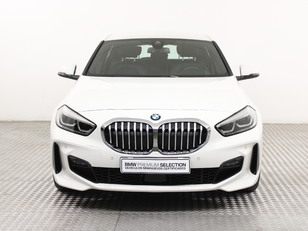 Fotos de BMW Serie 1 118d color Blanco. Año 2022. 110KW(150CV). Diésel. En concesionario Augusta Aragon Ctra Logroño de Zaragoza