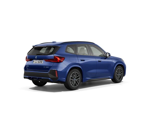 BMW X1 xDrive25e color Azul. Año 2023. 180KW(245CV). Híbrido Electro/Gasolina. En concesionario Ceres Motor S.L. de Cáceres